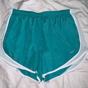 Nike women’s dry tempo shorts